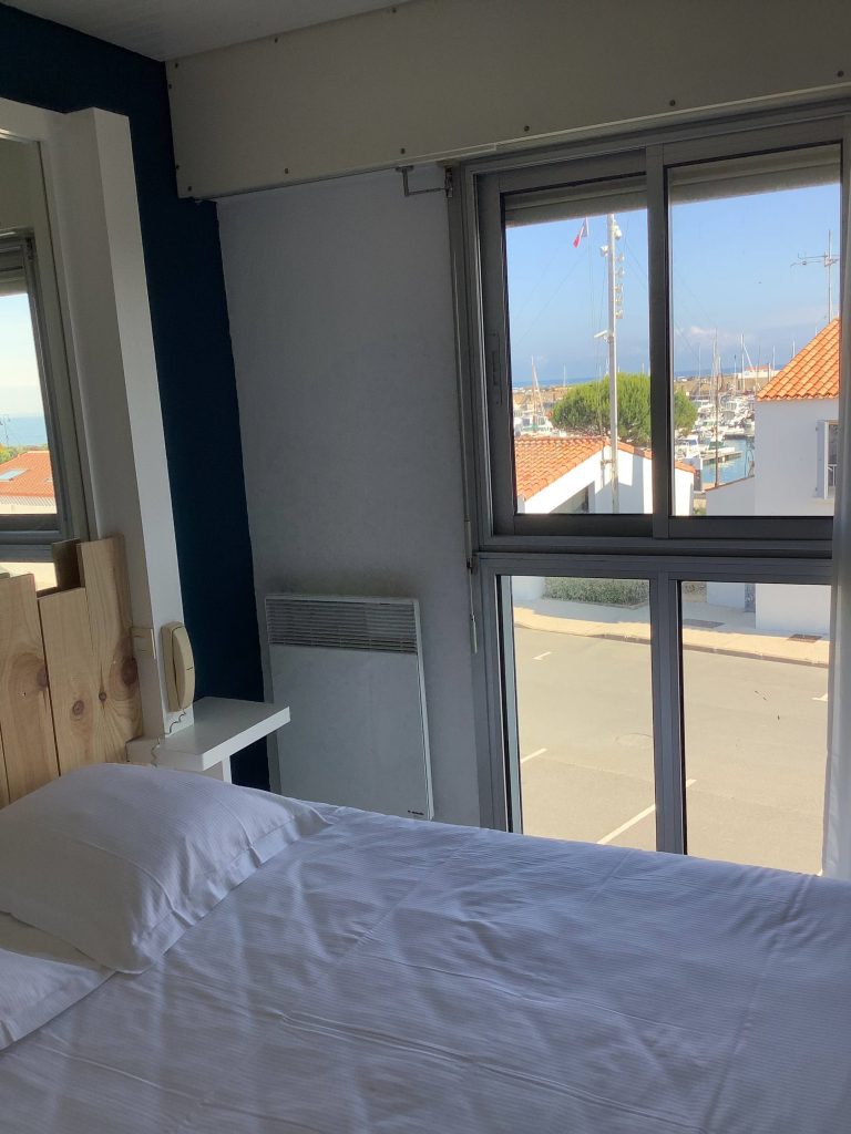 Chambre vue port sans balcon Hôtel Bord à bord à Noirmoutier en Vendée 85